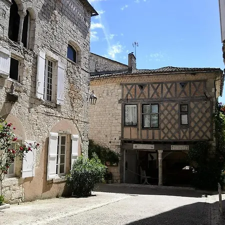 Maison De Charme Spacieuse, Terrasse Et Vue Sur La Place Monflanquin Buitenkant foto