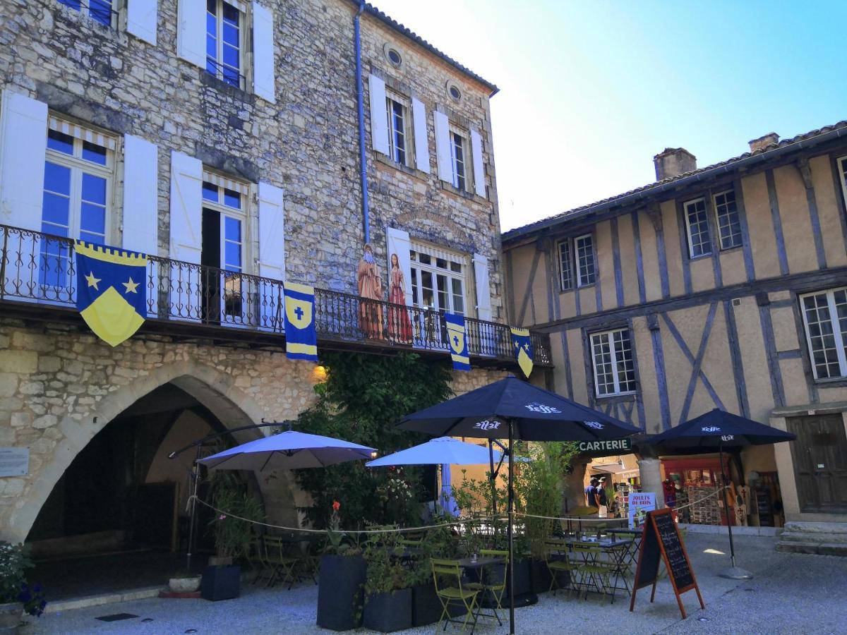 Maison De Charme Spacieuse, Terrasse Et Vue Sur La Place Apartment *